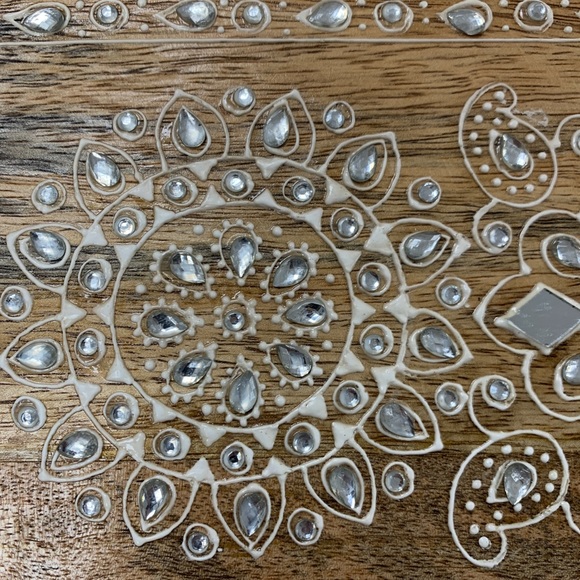 Small Hand-painted Wood Chest Diamonds Mirr… - Picture 3 of 9